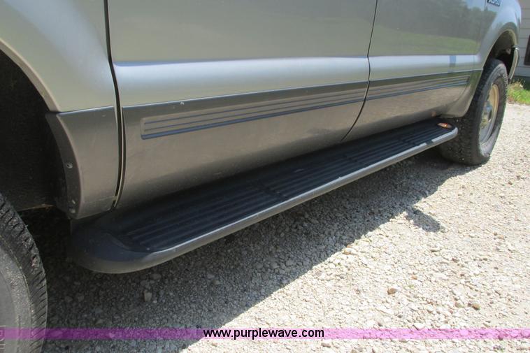 image for item I9543 2002 Ford Excursion XLT SUV