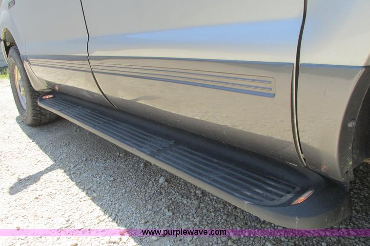 image for item I9543 2002 Ford Excursion XLT SUV