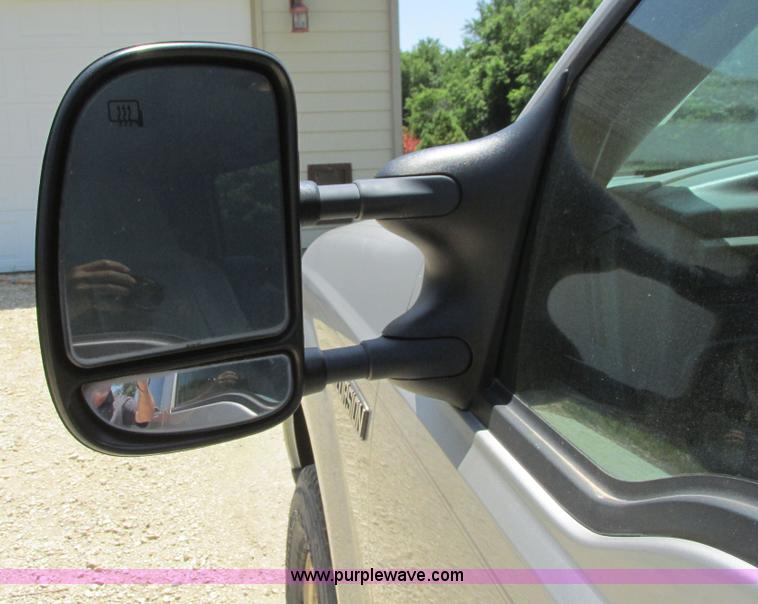 image for item I9543 2002 Ford Excursion XLT SUV