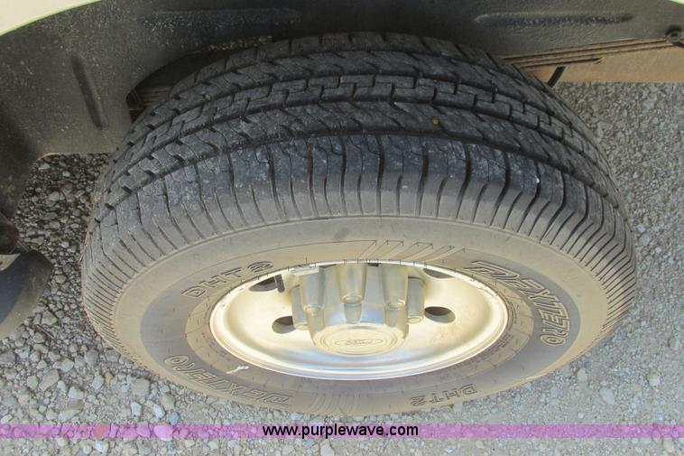 image for item I9543 2002 Ford Excursion XLT SUV