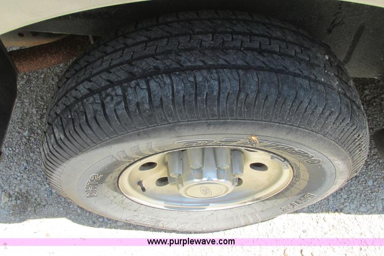 image for item I9543 2002 Ford Excursion XLT SUV