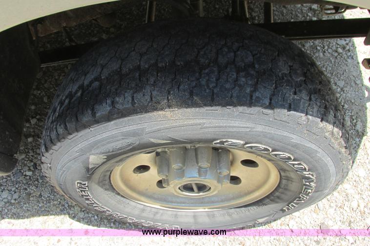 image for item I9543 2002 Ford Excursion XLT SUV