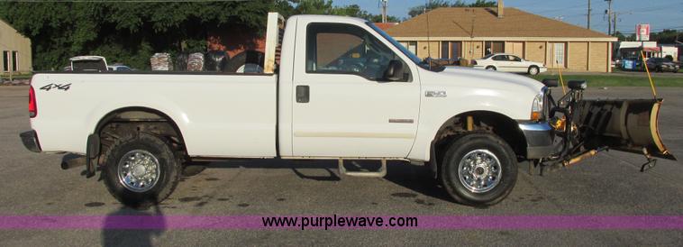 image for item I9544 2003 Ford F250 Super Duty XLT pickup truck