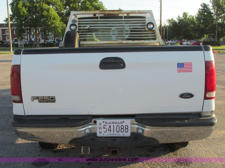 image for item I9544 2003 Ford F250 Super Duty XLT pickup truck