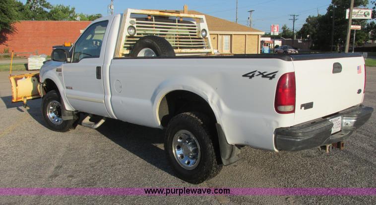 image for item I9544 2003 Ford F250 Super Duty XLT pickup truck