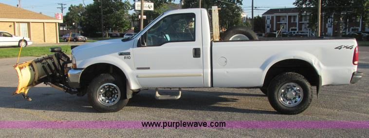 image for item I9544 2003 Ford F250 Super Duty XLT pickup truck