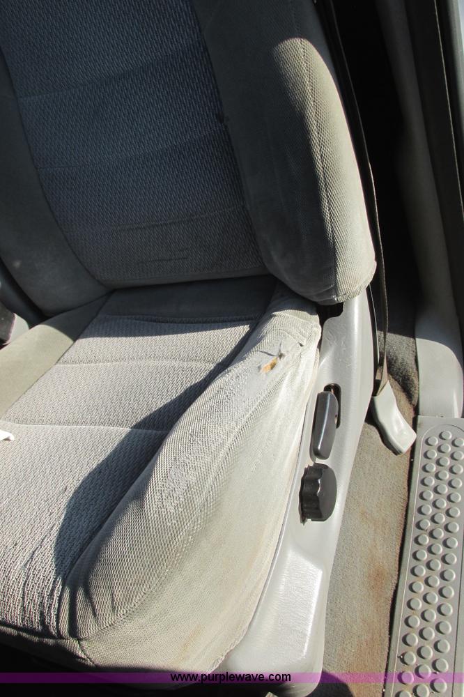 image for item I9544 2003 Ford F250 Super Duty XLT pickup truck