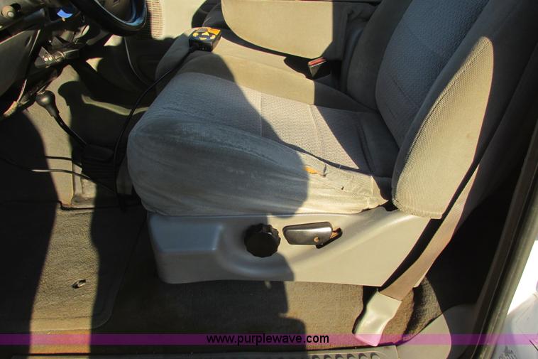 image for item I9544 2003 Ford F250 Super Duty XLT pickup truck