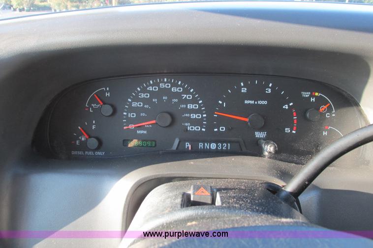 image for item I9544 2003 Ford F250 Super Duty XLT pickup truck