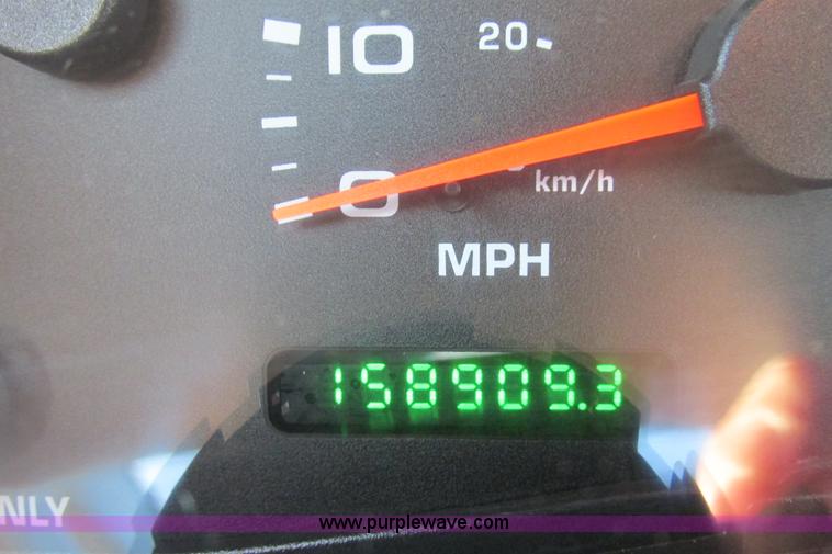 image for item I9544 2003 Ford F250 Super Duty XLT pickup truck