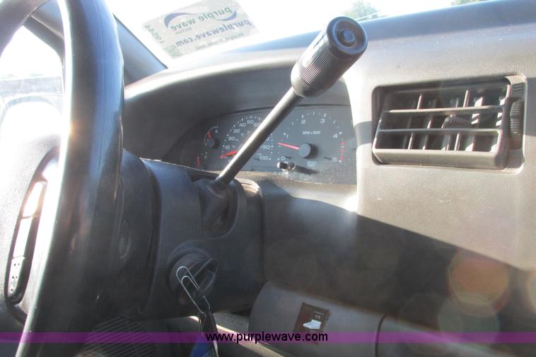 image for item I9544 2003 Ford F250 Super Duty XLT pickup truck