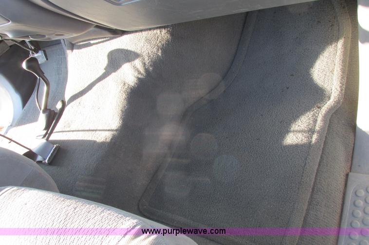 image for item I9544 2003 Ford F250 Super Duty XLT pickup truck