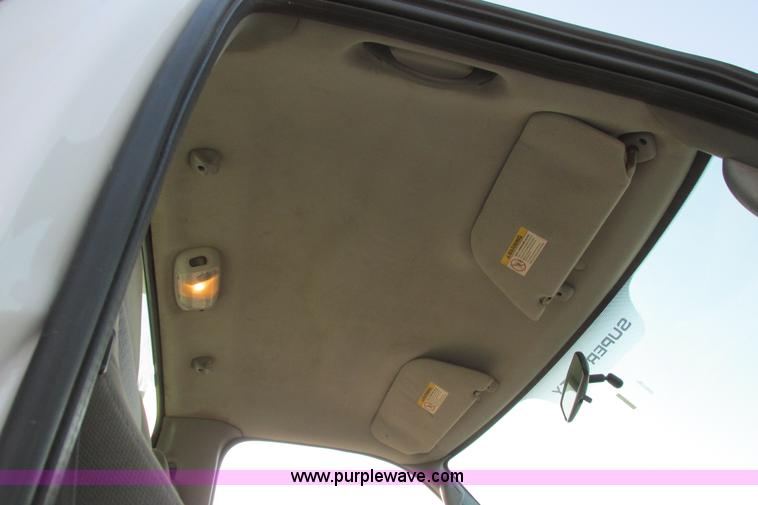 image for item I9544 2003 Ford F250 Super Duty XLT pickup truck