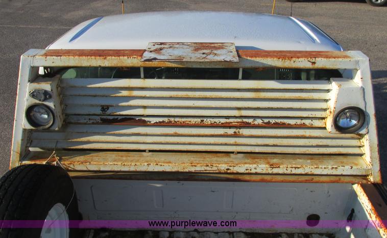 image for item I9544 2003 Ford F250 Super Duty XLT pickup truck