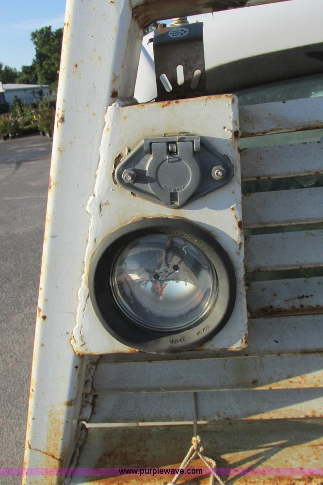 image for item I9544 2003 Ford F250 Super Duty XLT pickup truck