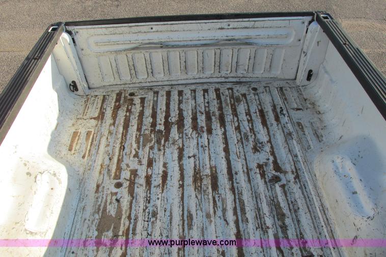 image for item I9544 2003 Ford F250 Super Duty XLT pickup truck