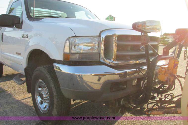 image for item I9544 2003 Ford F250 Super Duty XLT pickup truck
