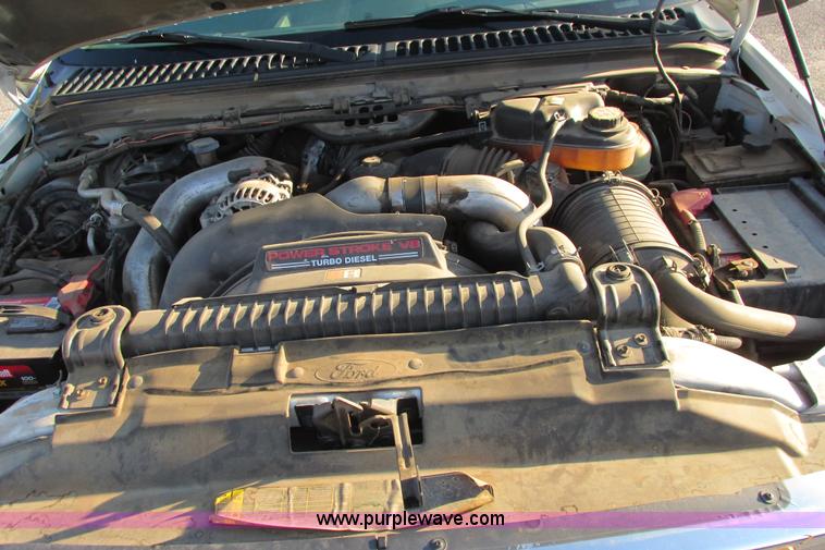 image for item I9544 2003 Ford F250 Super Duty XLT pickup truck