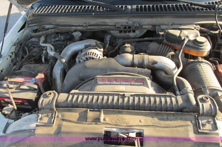 image for item I9544 2003 Ford F250 Super Duty XLT pickup truck