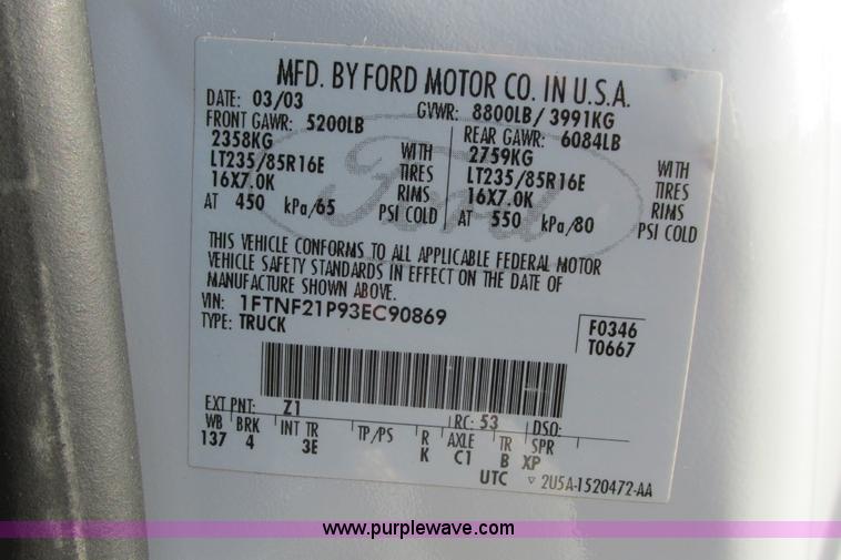 image for item I9544 2003 Ford F250 Super Duty XLT pickup truck