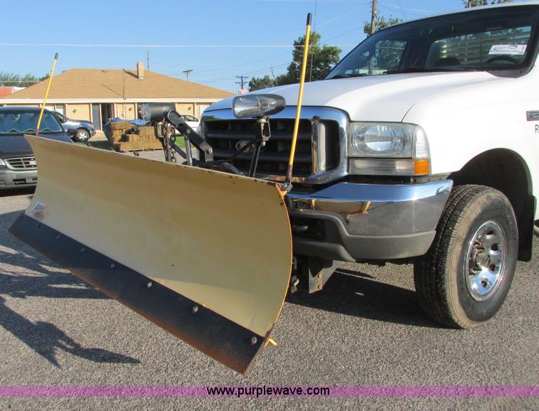 image for item I9544 2003 Ford F250 Super Duty XLT pickup truck