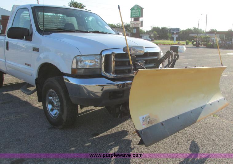image for item I9544 2003 Ford F250 Super Duty XLT pickup truck