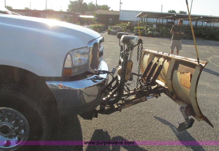 image for item I9544 2003 Ford F250 Super Duty XLT pickup truck