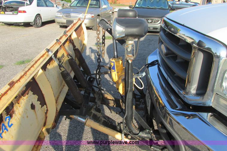 image for item I9544 2003 Ford F250 Super Duty XLT pickup truck