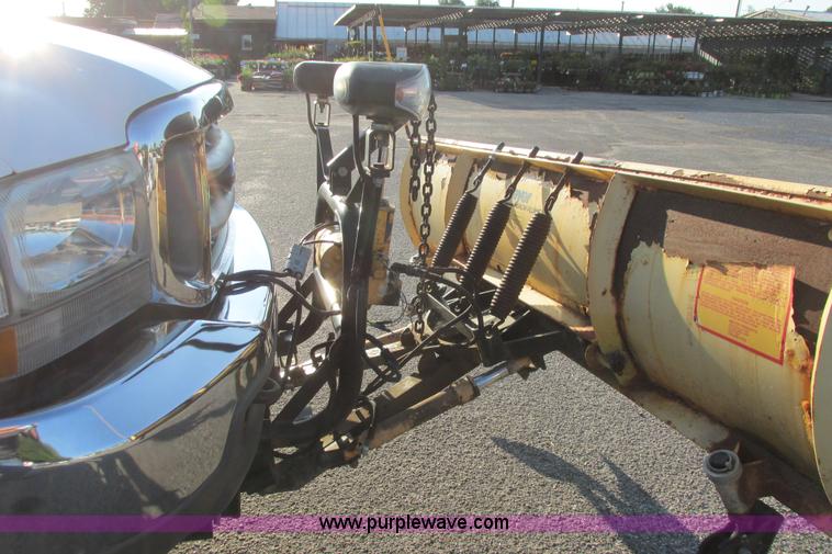 image for item I9544 2003 Ford F250 Super Duty XLT pickup truck