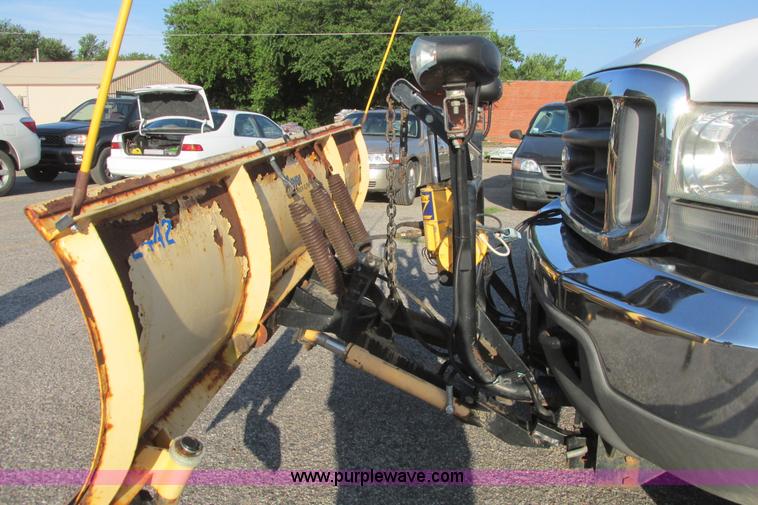 image for item I9544 2003 Ford F250 Super Duty XLT pickup truck