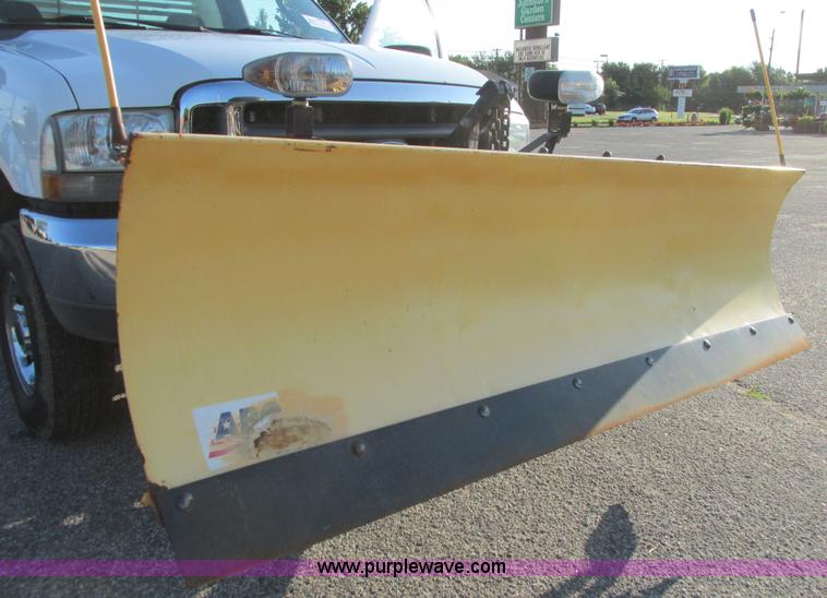 image for item I9544 2003 Ford F250 Super Duty XLT pickup truck