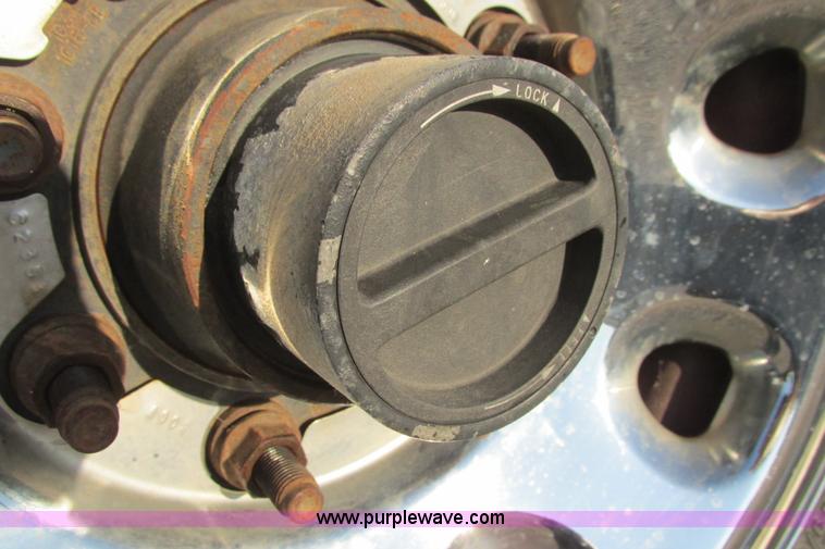 image for item I9544 2003 Ford F250 Super Duty XLT pickup truck