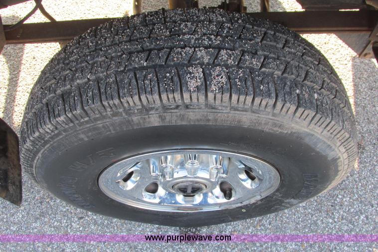 image for item I9544 2003 Ford F250 Super Duty XLT pickup truck