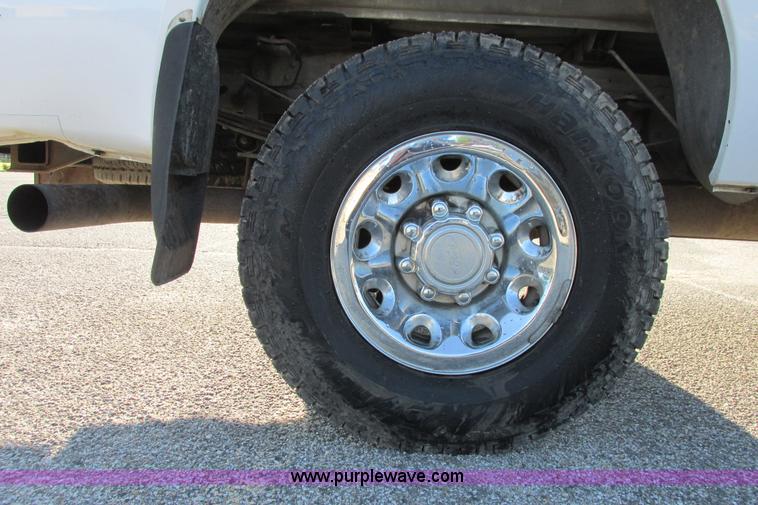 image for item I9544 2003 Ford F250 Super Duty XLT pickup truck