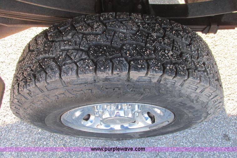 image for item I9544 2003 Ford F250 Super Duty XLT pickup truck