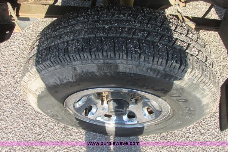 image for item I9544 2003 Ford F250 Super Duty XLT pickup truck