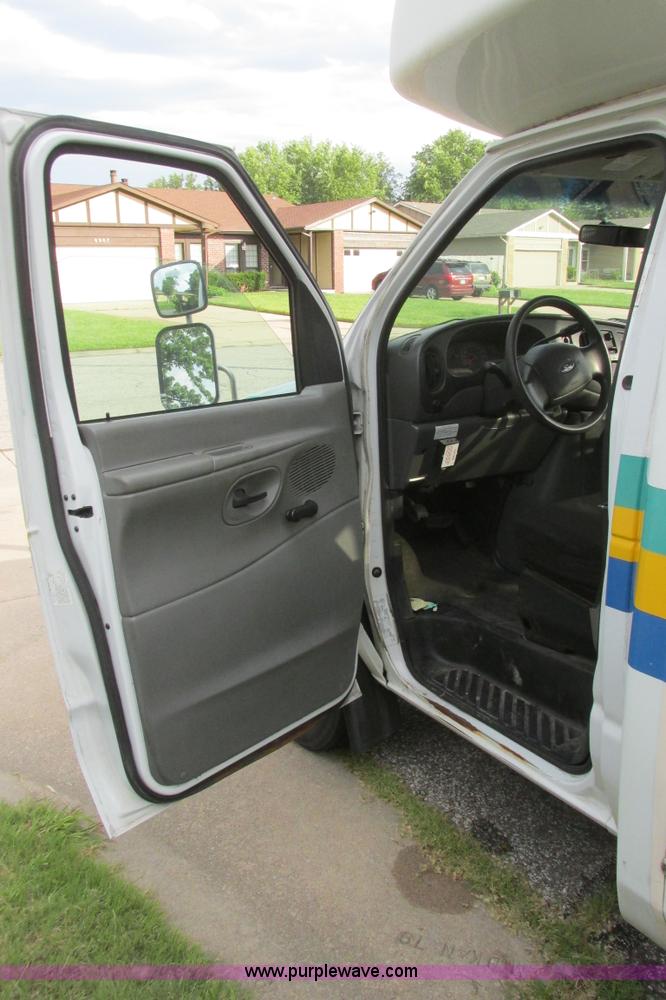 image for item I9547 2003 Ford E450 transit bus