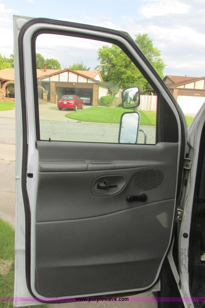 image for item I9547 2003 Ford E450 transit bus