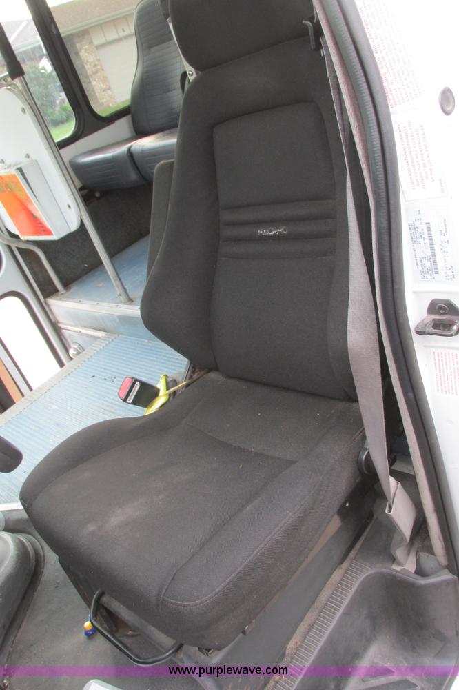 image for item I9547 2003 Ford E450 transit bus