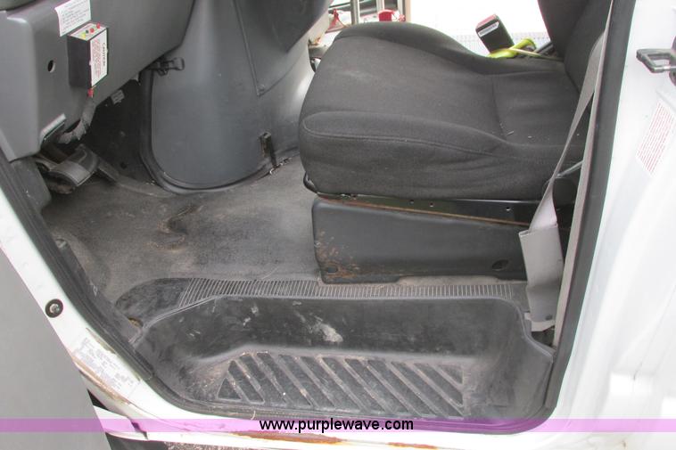 image for item I9547 2003 Ford E450 transit bus