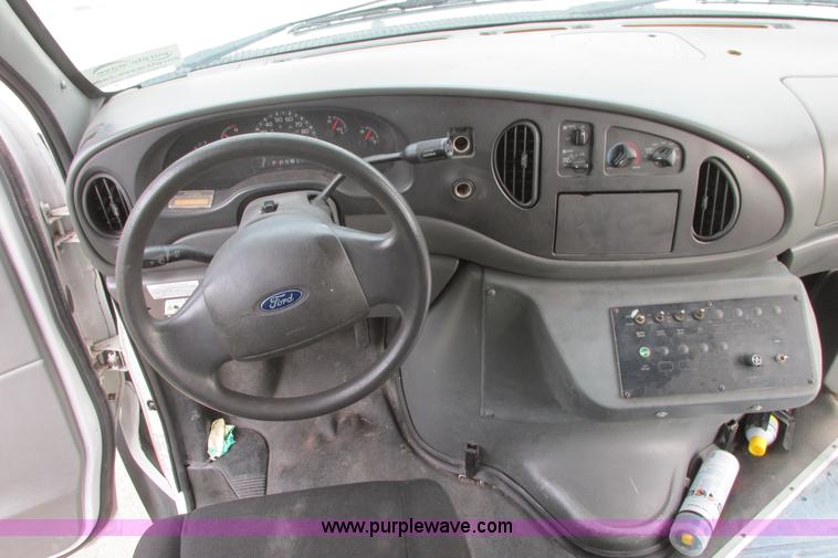 image for item I9547 2003 Ford E450 transit bus