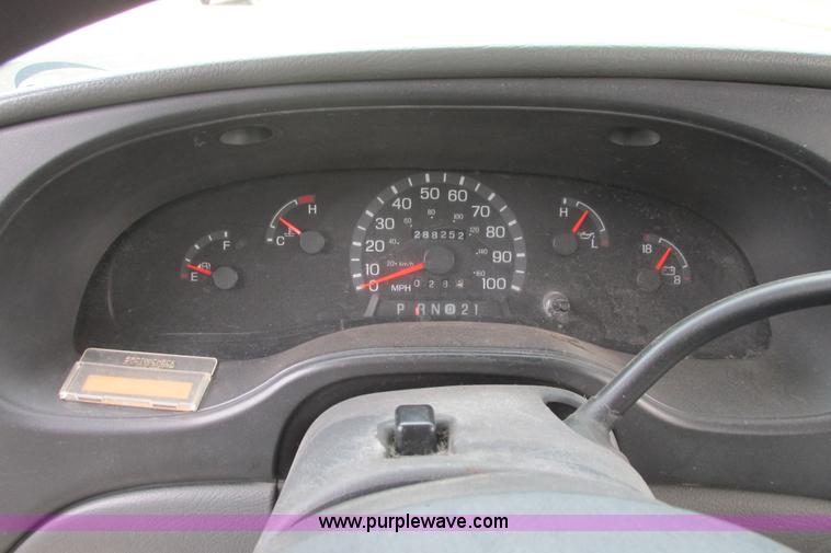image for item I9547 2003 Ford E450 transit bus