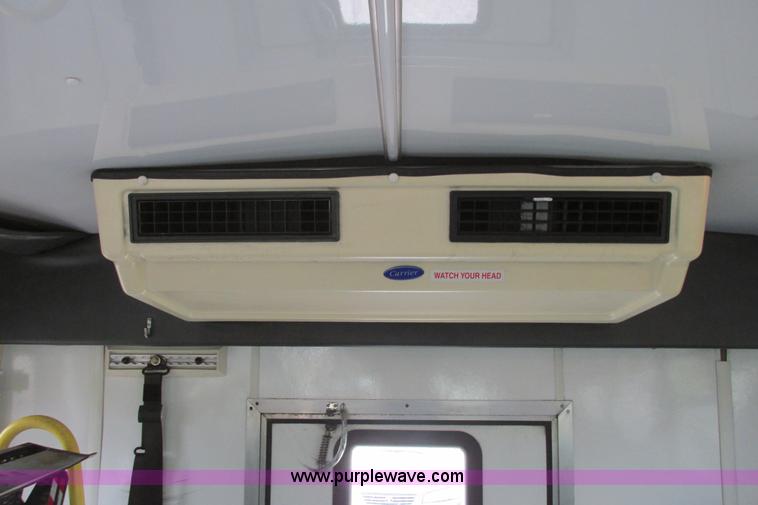 image for item I9547 2003 Ford E450 transit bus