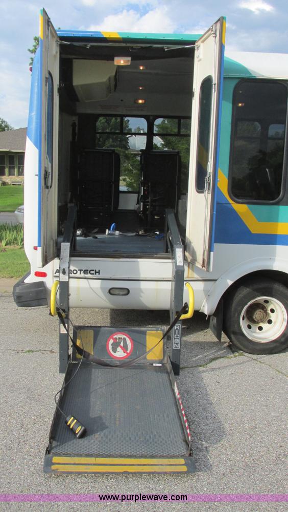 image for item I9547 2003 Ford E450 transit bus