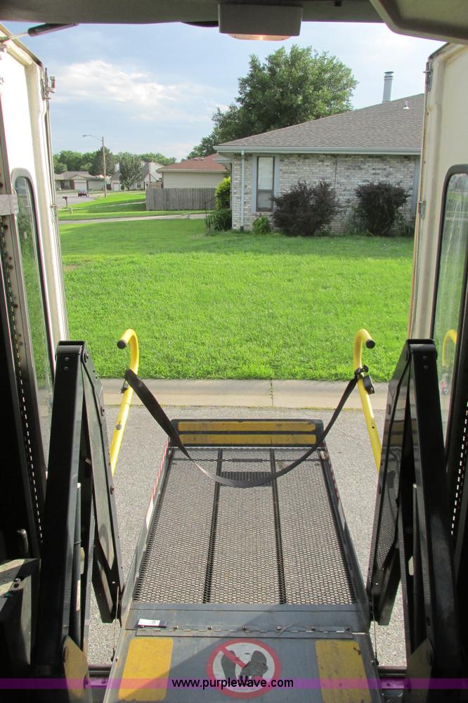 image for item I9547 2003 Ford E450 transit bus