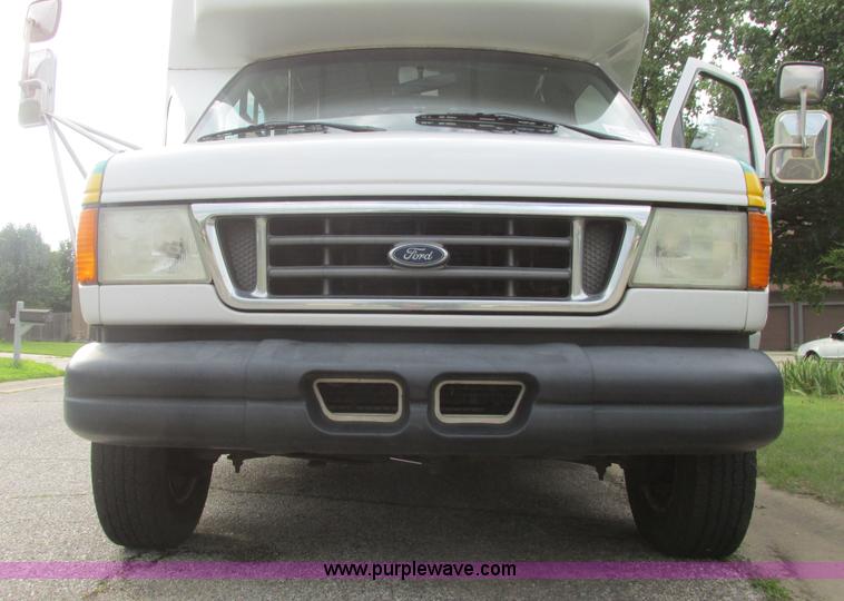 image for item I9547 2003 Ford E450 transit bus