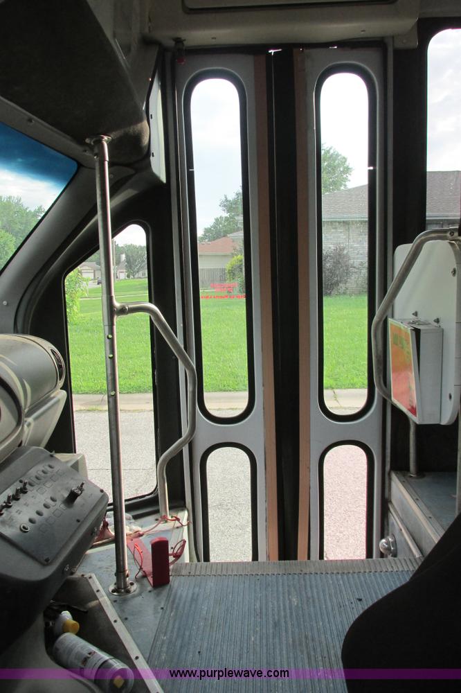 image for item I9547 2003 Ford E450 transit bus