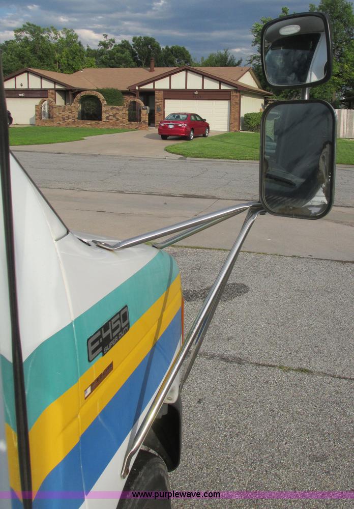 image for item I9547 2003 Ford E450 transit bus