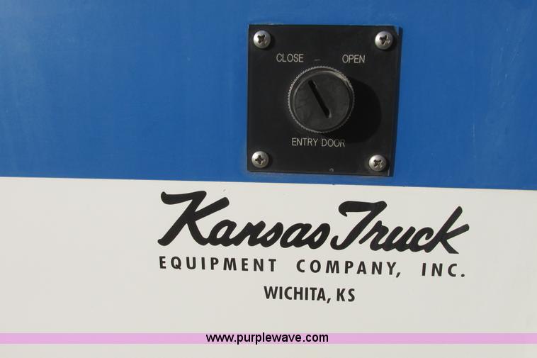 image for item I9547 2003 Ford E450 transit bus