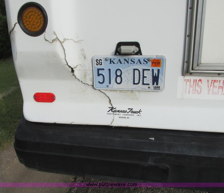 image for item I9547 2003 Ford E450 transit bus